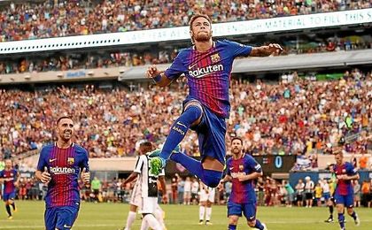 Neymar celebra su primer gol ayer ante la Juventus. Neymar celebra su primer gol ayer ante la Juventus.