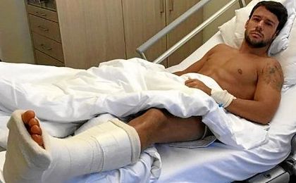 Bernat, operado con éxito de una lesión de tobillo Bernat, operado con éxito de una lesión de tobillo