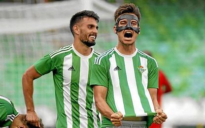Ojog celebra un gol la pasada temporada con el entonces denominado Betis B. Ojog celebra un gol la pasada temporada con el entonces denominado Betis B.