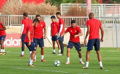 Berizzo trabaja la táctica y Franco Vázquez apura para la Copa Emirates Berizzo trabaja la táctica y Franco Vázquez apura para la Copa Emirates