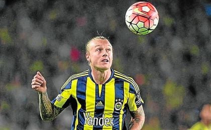 Simon Kjaer aterrizará en Nervión en las próximas horas. Simon Kjaer aterrizará en Nervión en las próximas horas.