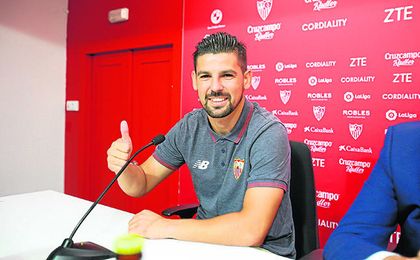 Nolito, en su presentación con el Sevilla FC. Nolito, en su presentación con el Sevilla FC.