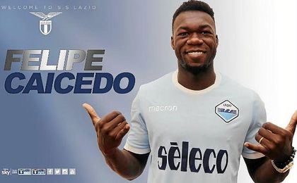 Caicedo, con su nueva camiseta. Caicedo, con su nueva camiseta.