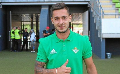 Sergio León: "Estamos intentando trasladar al campo lo que nos enseña Setién" Sergio León: "Estamos intentando trasladar al campo lo que nos enseña Setién"
