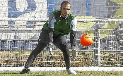 Pau López, en un entrenamiento con el Espanyol. Pau López, en un entrenamiento con el Espanyol.