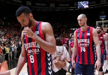 El húngaro Adam Hanga jugará en el Barcelonas las tres próximas temporadas El húngaro Adam Hanga jugará en el Barcelonas las tres próximas temporadas