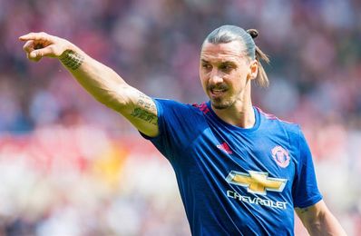 Ibrahimovic regresa al Manchester United con un contrato de una temporada Ibrahimovic regresa al Manchester United con un contrato de una temporada