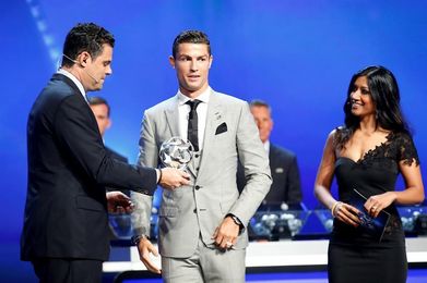 La prensa portuguesa abre con la foto de Ronaldo como Mejor Jugador UEFA La prensa portuguesa abre con la foto de Ronaldo como Mejor Jugador UEFA