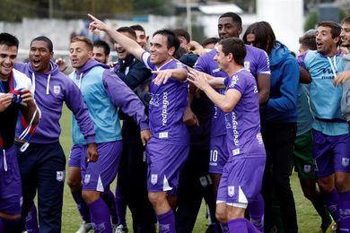 Defensor golea, Peñarol gana y Nacional empata por el Clausura uruguayo Defensor golea, Peñarol gana y Nacional empata por el Clausura uruguayo