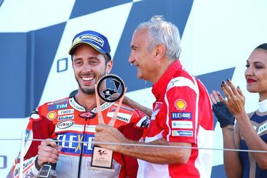 Dovizioso gana y es líder, Nakagami y Canet en lo más alto de sus categorías Dovizioso gana y es líder, Nakagami y Canet en lo más alto de sus categorías