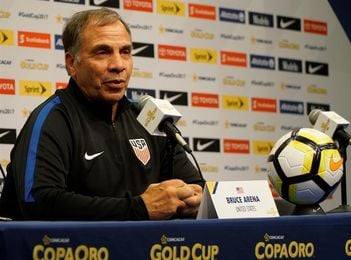 Arena convoca a 26 jugadores de EE.UU. para enfrentar a Costa Rica y Honduras Arena convoca a 26 jugadores de EE.UU. para enfrentar a Costa Rica y Honduras