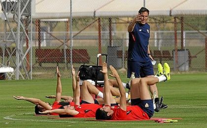 El Sevilla vuelve al trabajo con la ausencia de los internacionales El Sevilla vuelve al trabajo con la ausencia de los internacionales