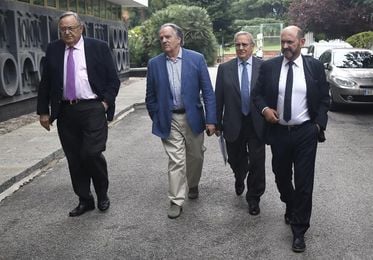 Consenso en el fútbol español en que la mejor solución es dimisión de Villar Consenso en el fútbol español en que la mejor solución es dimisión de Villar