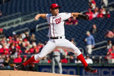 4-0. Strasburg lanza sólida pelota y pega jonrón 4-0. Strasburg lanza sólida pelota y pega jonrón