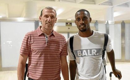 Carole, posando con Óscar Arias. Carole, posando con Óscar Arias.