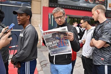 España logró los ingresos más altos por traspasos; Inglaterra hizo el mayor gasto España logró los ingresos más altos por traspasos; Inglaterra hizo el mayor gasto