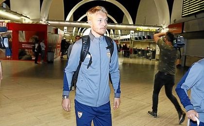 Simon Kjaer, momentos antes de partir hacia Liverpool. Simon Kjaer, momentos antes de partir hacia Liverpool.