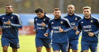 Sampaoli llama por primera vez a Pezzella y prescinde de Correa, Pareja y Pizarro
