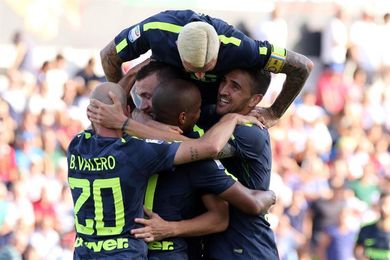 El Inter sufre, pero gana 2-0 en Crotone y se hace con el liderato en Italia El Inter sufre, pero gana 2-0 en Crotone y se hace con el liderato en Italia