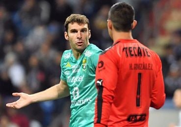 El argentino Boselli encamina al León al triunfo y es líder de los goleadores El argentino Boselli encamina al León al triunfo y es líder de los goleadores