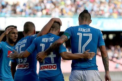 El Nápoles arrolla 6-0 al Benevento y el Milan no falla ante el Udinese (2-1) El Nápoles arrolla 6-0 al Benevento y el Milan no falla ante el Udinese (2-1)