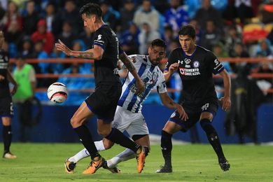 Honda anota y el Pachuca golea y le quita el invicto al Cruz Azul de Jémez Honda anota y el Pachuca golea y le quita el invicto al Cruz Azul de Jémez
