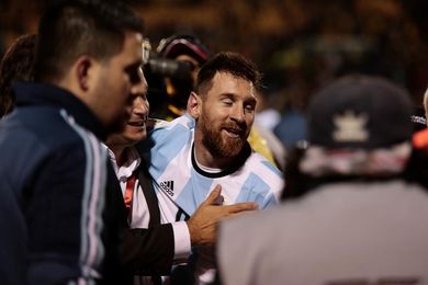 Todos los elogios para "Messi-as" y poco espacio dan los diarios a la Tri de Ecuador Todos los elogios para "Messi-as" y poco espacio dan los diarios a la Tri de Ecuador
