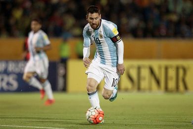 El estadio Olímpico Atahualpa se arrodilla ante el rey Messi El estadio Olímpico Atahualpa se arrodilla ante el rey Messi