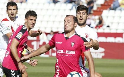 Albacete 2-1 Sevilla Atlético: Un doblete del bético De la Hoz fulmina al filial Albacete 2-1 Sevilla Atlético: Un doblete del bético De la Hoz fulmina al filial