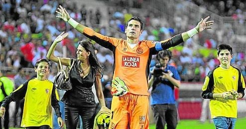 Palop, en su último partido con el Sevilla en 2013. Palop, en su último partido con el Sevilla en 2013.
