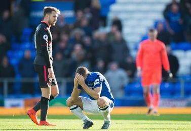 El Arsenal se da un festín en Goodison Park y mete en problemas a Koeman El Arsenal se da un festín en Goodison Park y mete en problemas a Koeman