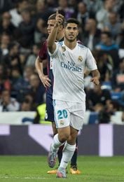 El Real Madrid vence 2-0 al descanso El Real Madrid vence 2-0 al descanso