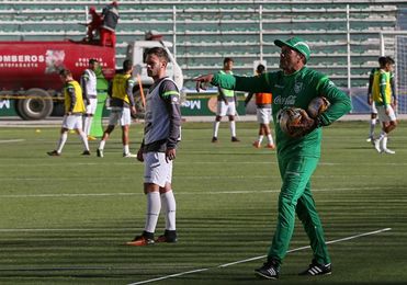 Bolivia busca amistosos contra Ecuador tras frustrarse gestiones con Paraguay Bolivia busca amistosos contra Ecuador tras frustrarse gestiones con Paraguay