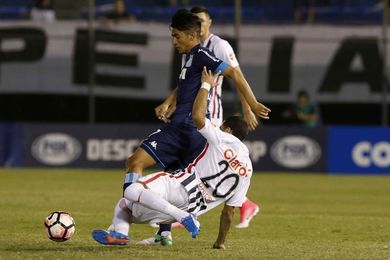 1-0. Libertad gana con gol de Salcedo y acaba el invicto de Racing 1-0. Libertad gana con gol de Salcedo y acaba el invicto de Racing