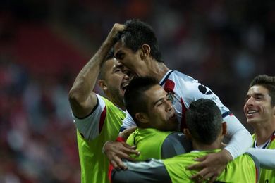 Chivas golea al Tijuana y sueña con liguilla y el Necaxa aplasta a Lobos BUAP Chivas golea al Tijuana y sueña con liguilla y el Necaxa aplasta a Lobos BUAP