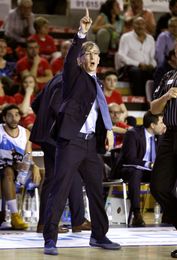 A Moncho Fernández le preocupa el juego exterior del UCAM Murcia A Moncho Fernández le preocupa el juego exterior del UCAM Murcia