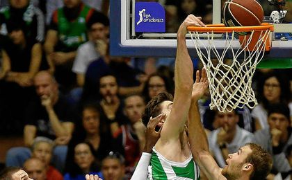 Betis Baloncesto 81-90 Estudiantes: La sangría no encuentra fin Betis Baloncesto 81-90 Estudiantes: La sangría no encuentra fin