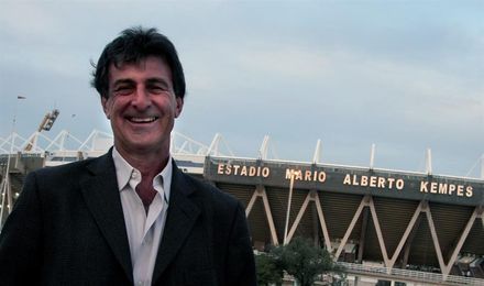Kempes: "Messi ya ganó todo lo que debía ganar, el Mundial sería la cereza" Kempes: "Messi ya ganó todo lo que debía ganar, el Mundial sería la cereza"