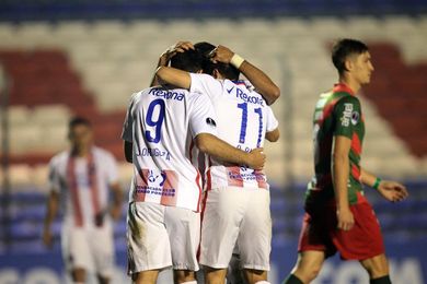 El Cerro Porteño de Leonel Álvarez gana y se aferra al liderato del fútbol en Paraguay El Cerro Porteño de Leonel Álvarez gana y se aferra al liderato del fútbol en Paraguay