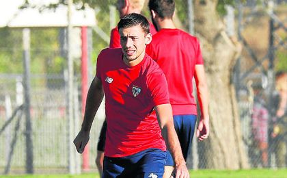 El central francés Clément Lenglet, durante un entrenamiento sevillista. El central francés Clément Lenglet, durante un entrenamiento sevillista.