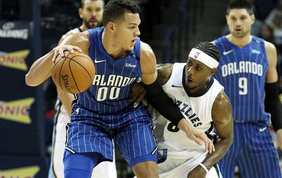 112-128. Ante los Suns, Gordon y Vucevic se combinan y mantienen en el triunfo a los Magic 112-128. Ante los Suns, Gordon y Vucevic se combinan y mantienen en el triunfo a los Magic
