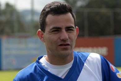 Un golazo de Pappa revive al Municipal del paraguayo Éver Almeida Un golazo de Pappa revive al Municipal del paraguayo Éver Almeida