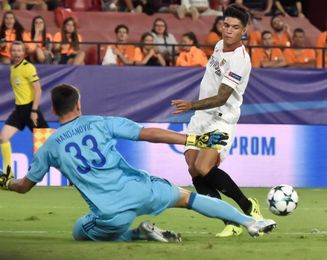 Correa: "Estamos volviendo a retomar la confianza; hay que seguir este camino" Correa: "Estamos volviendo a retomar la confianza; hay que seguir este camino"