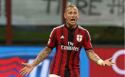 Mexes: "Las medias hasta las rodillas, la coleta, los rapados... Todo es una burbuja" Mexes: "Las medias hasta las rodillas, la coleta, los rapados... Todo es una burbuja"
