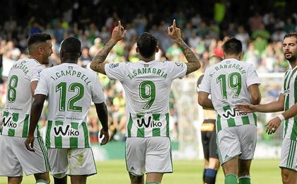Sanabria celebra un gol en el partido ante el Alavés. Sanabria celebra un gol en el partido ante el Alavés.