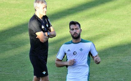 Amat: "Setién a veces se enfada más cuando ganamos jugando mal que cuando perdemos" Amat: "Setién a veces se enfada más cuando ganamos jugando mal que cuando perdemos"