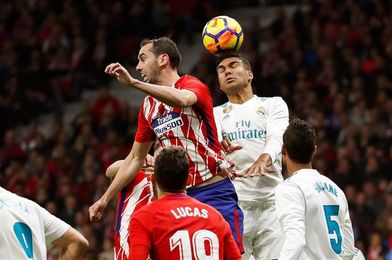 Atlético y Real Madrid empatan sin goles y dejan escapar al Barcelona Atlético y Real Madrid empatan sin goles y dejan escapar al Barcelona