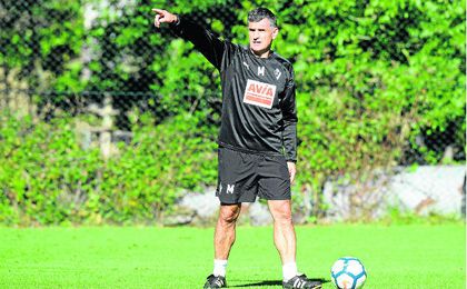 Mendilibar: "No podemos ir a lo loco ante el Betis" Mendilibar: "No podemos ir a lo loco ante el Betis"