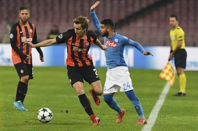 3-0. El Nápoles golea al Shakhtar y sigue creyendo en el pase a octavos 3-0. El Nápoles golea al Shakhtar y sigue creyendo en el pase a octavos