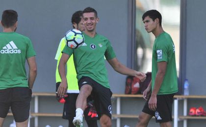 El Betis está echando de menos a Feddal. El Betis está echando de menos a Feddal.